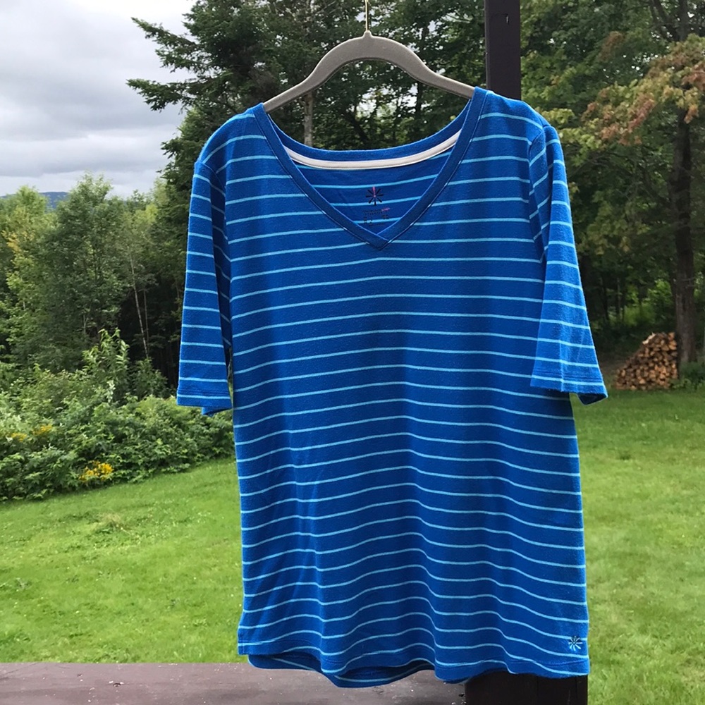 Isaac Mizrahi Live Essentials Striped V-Neck Tee-shirt Size Large. - Picture 1 of 7